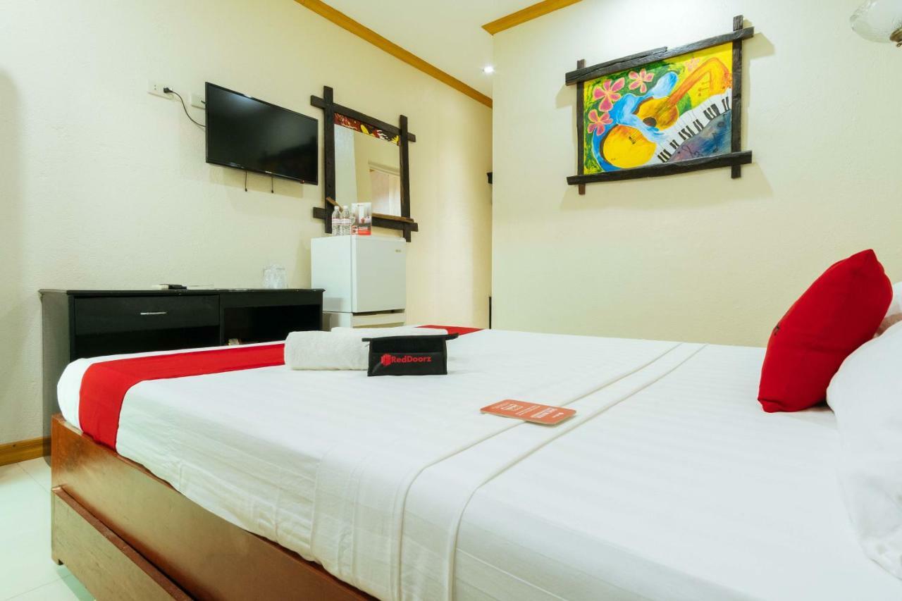 Reddoorz Premium Near Pristine Beach Hotel Puerto Princesa Exterior photo